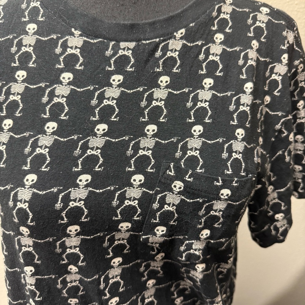 Eighty Eight Brand Black Skeleton Graphic Tee Cotton Short Sleeve Size 14 - Picture 2 of 7